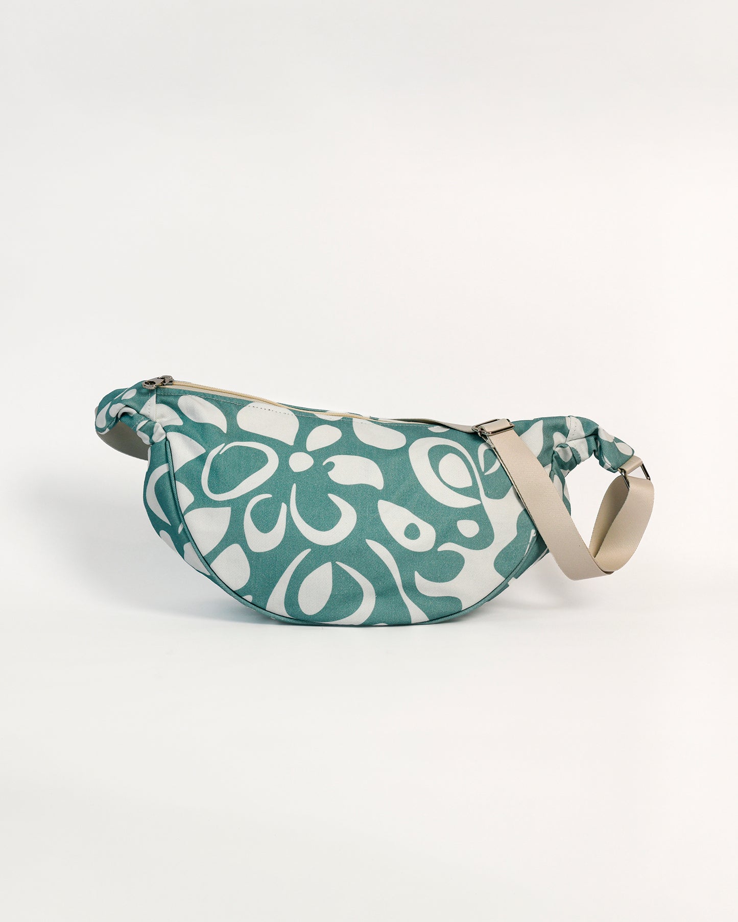 Bolsa crossbody estampa Jasmim na cor turquesa