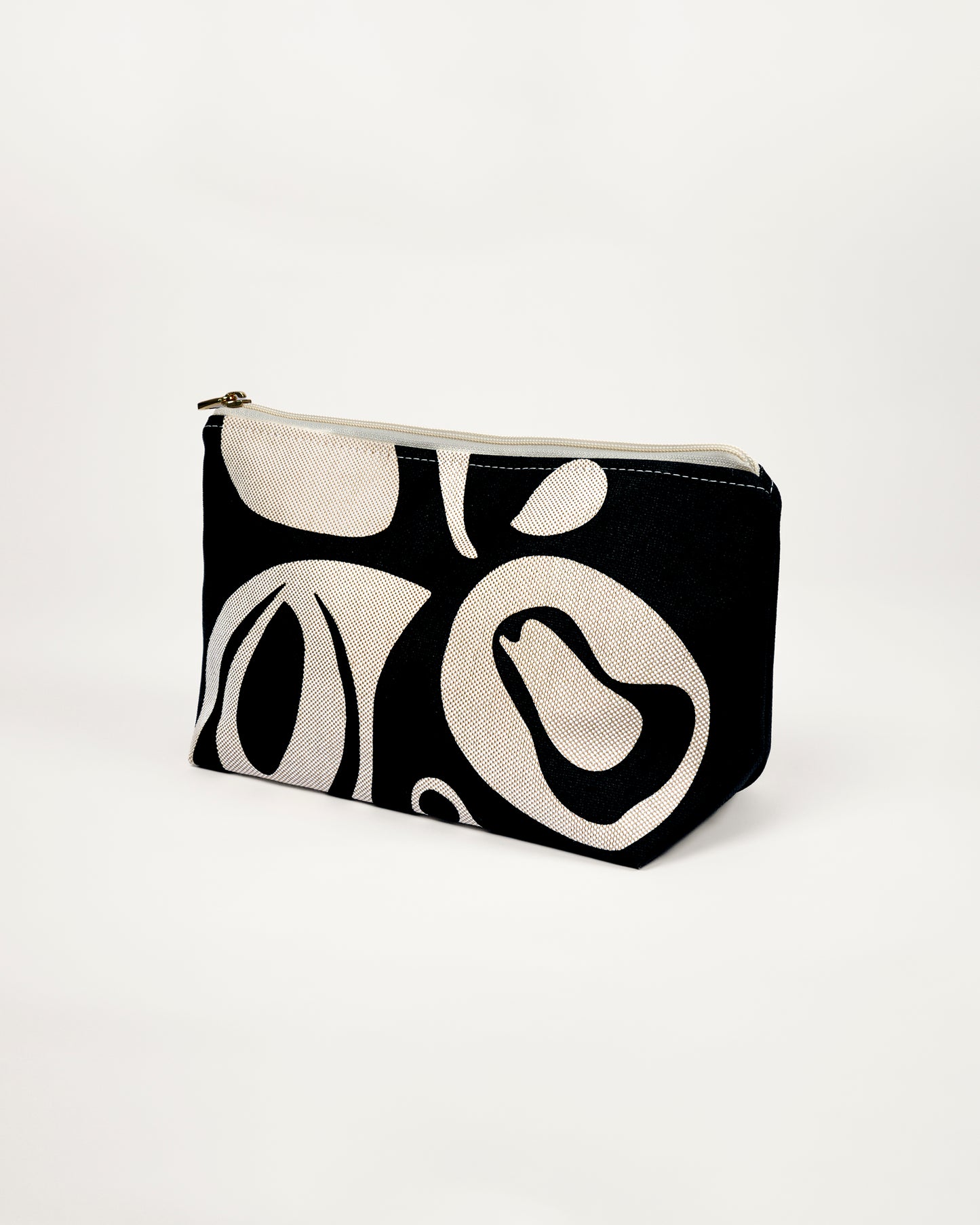 Nécessaire clutch média, estampa Flora em linhão sobre fundo preto
