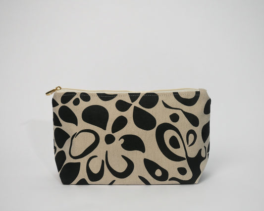Necessarie M