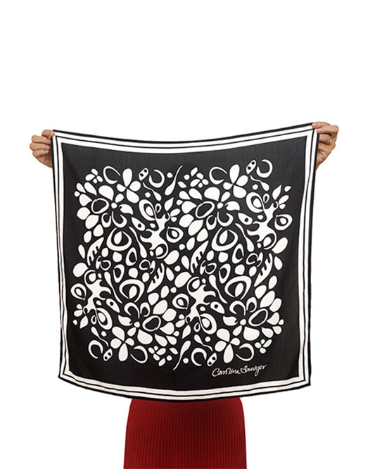 Bandana estampa Jasmim preta 70x70cm — Caroline Sawyer